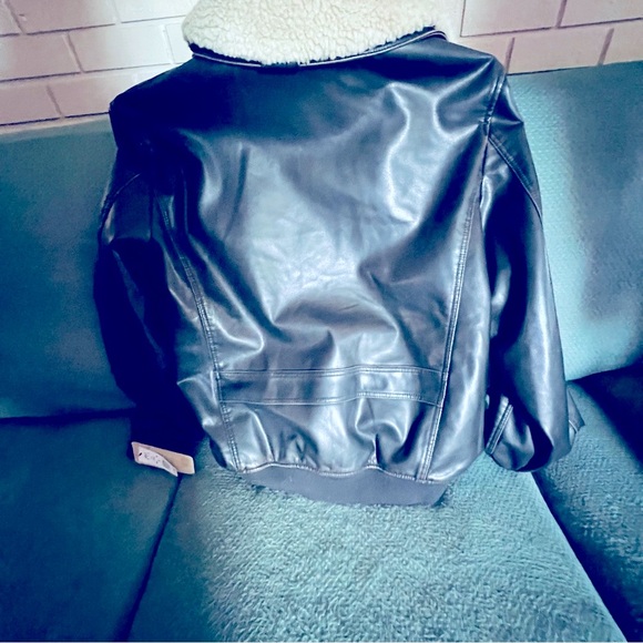Brand new with tags Levi’s Faux Leather bomber type coat/jacket - Picture 3 of 7